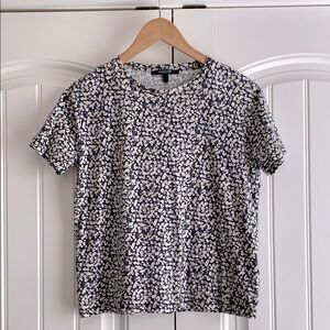 Derek Lam Shirt Womens Sz XS Blue White Flowers Floral Preppy Tee Classic Staple